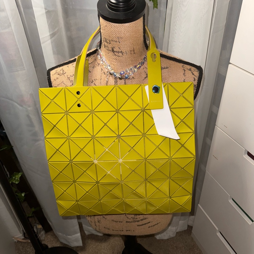 NWT Bao Bao Issey Miyake Lucent Frost Tote 13x13 Neon Yellow Chartreuse Tone - Picture 3 of 7